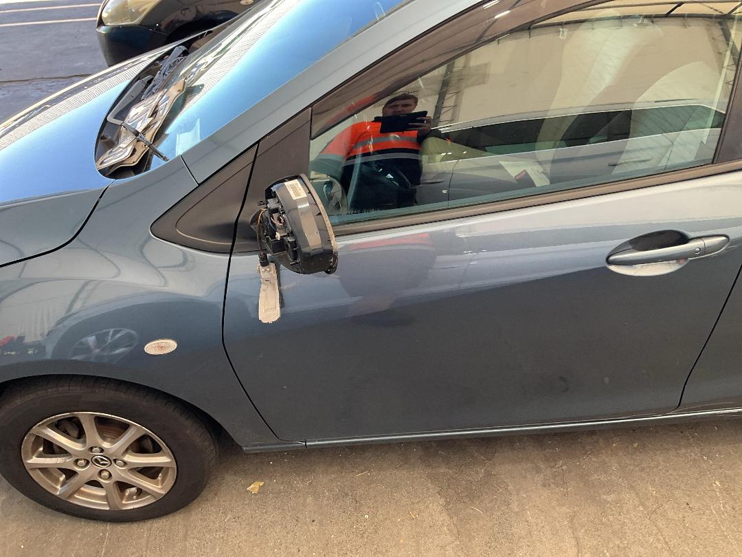 Photo '7' of Mazda Demio