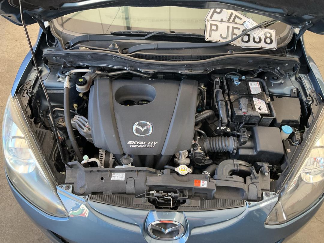 Photo '16' of Mazda Demio