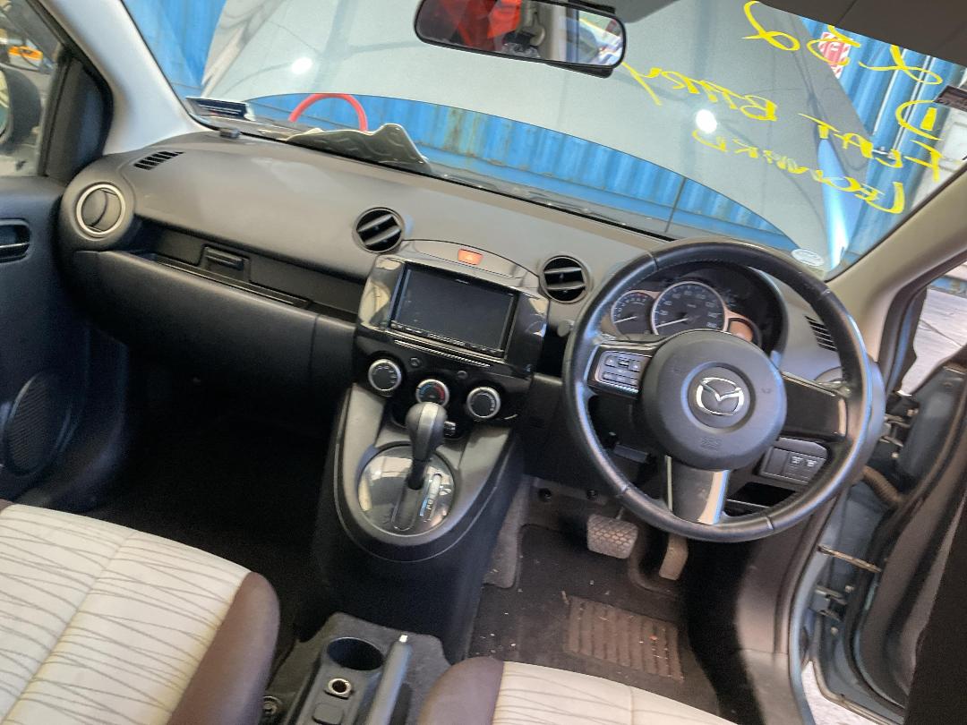 Photo '22' of Mazda Demio