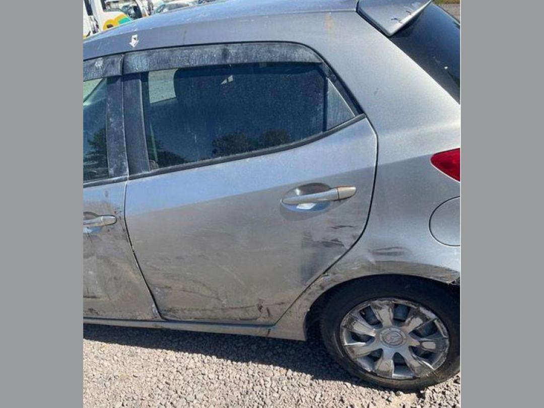 Photo '9' of Mazda Demio 1300