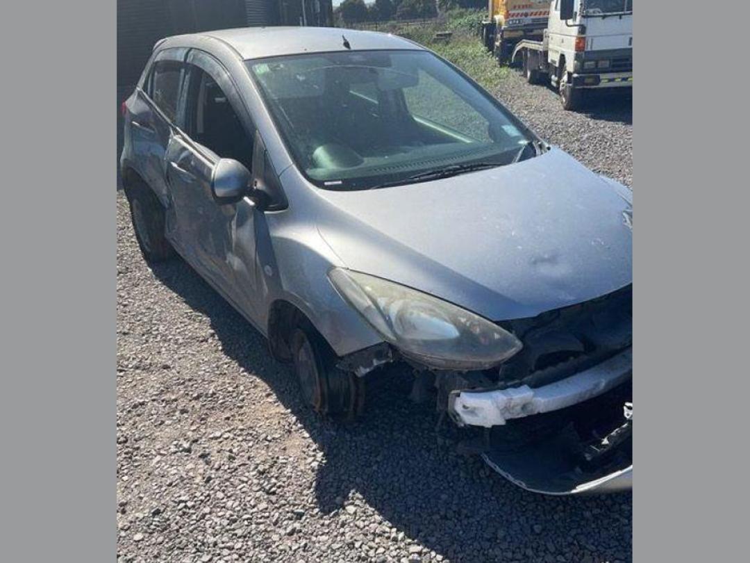 Photo '13' of Mazda Demio 1300