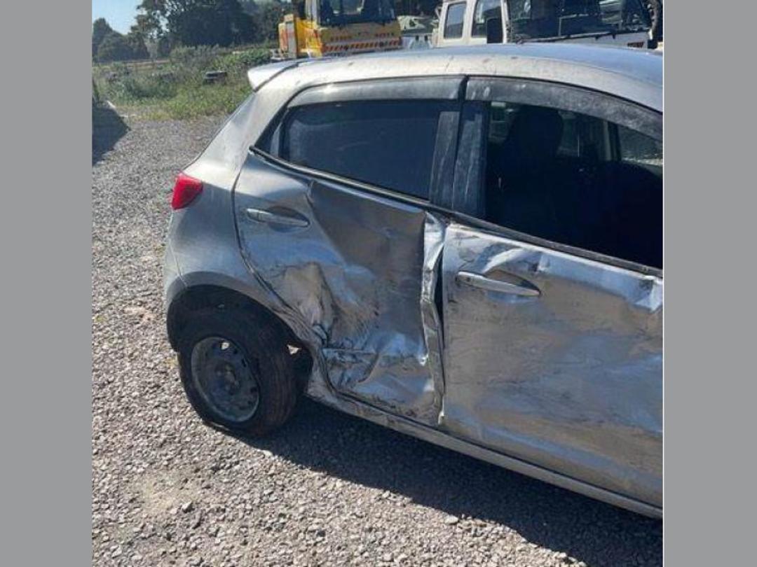 Photo '16' of Mazda Demio 1300