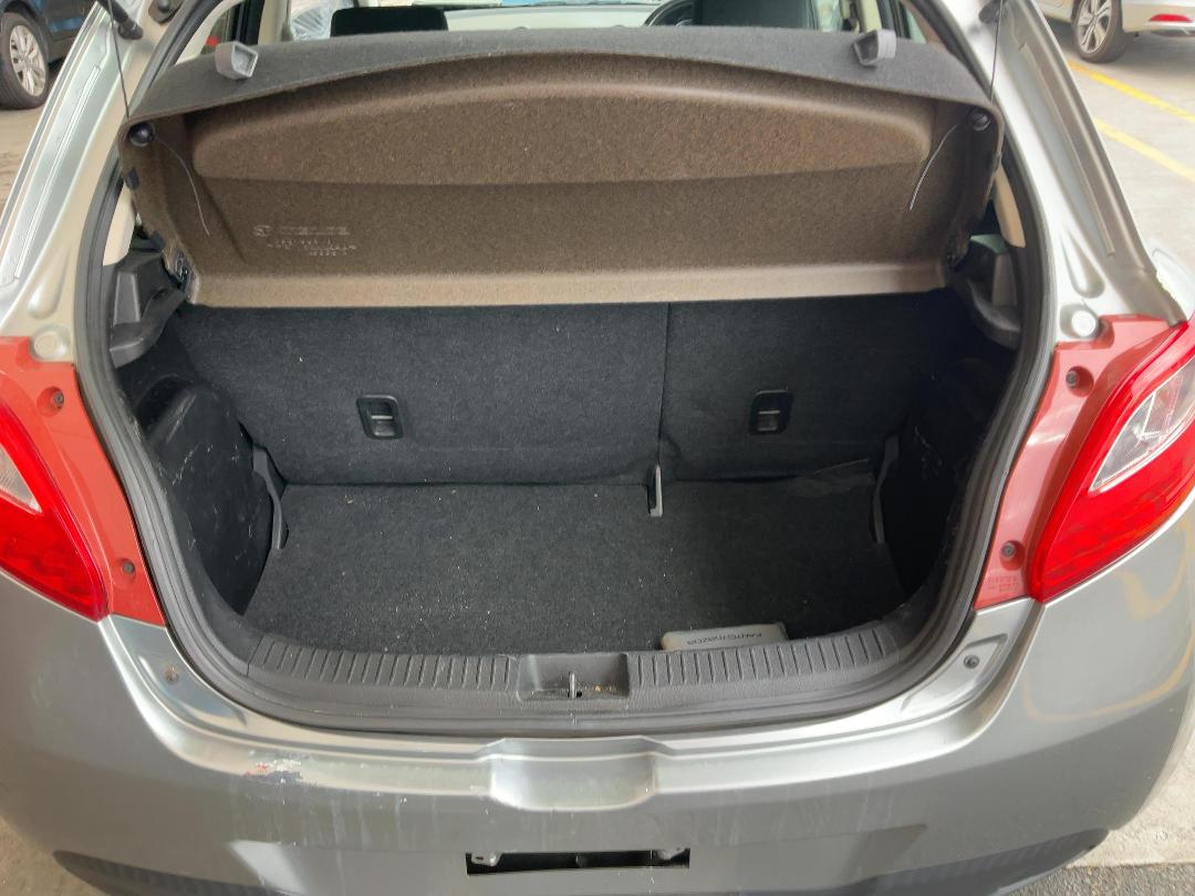 Photo '17' of Mazda Demio