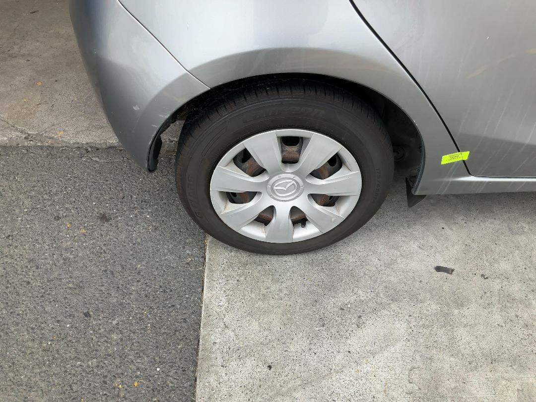 Photo '19' of Mazda Demio