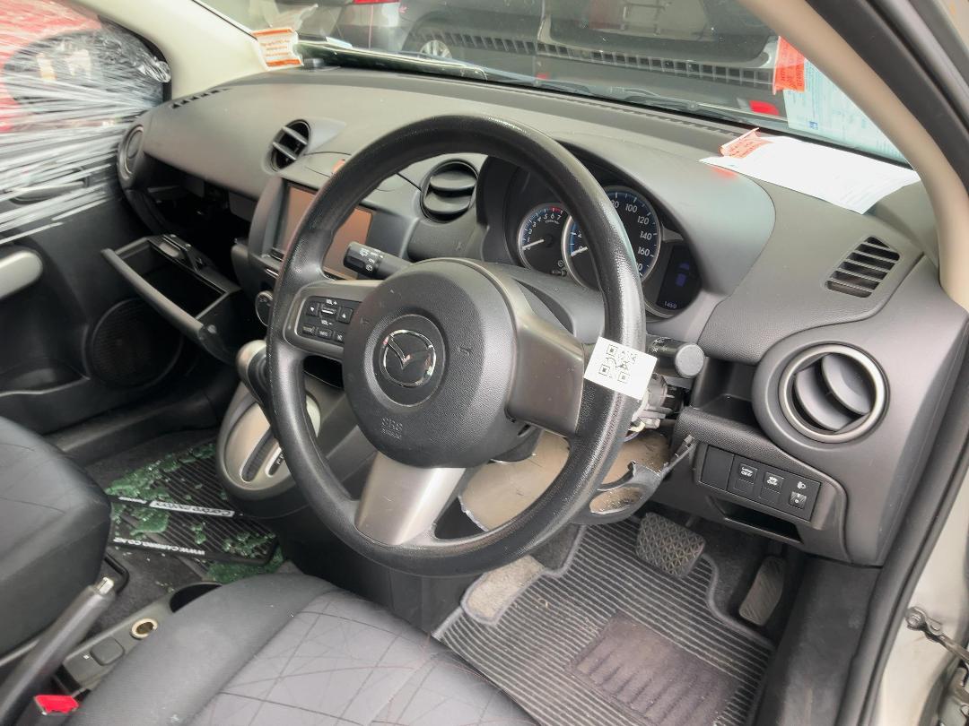 Photo '22' of Mazda Demio