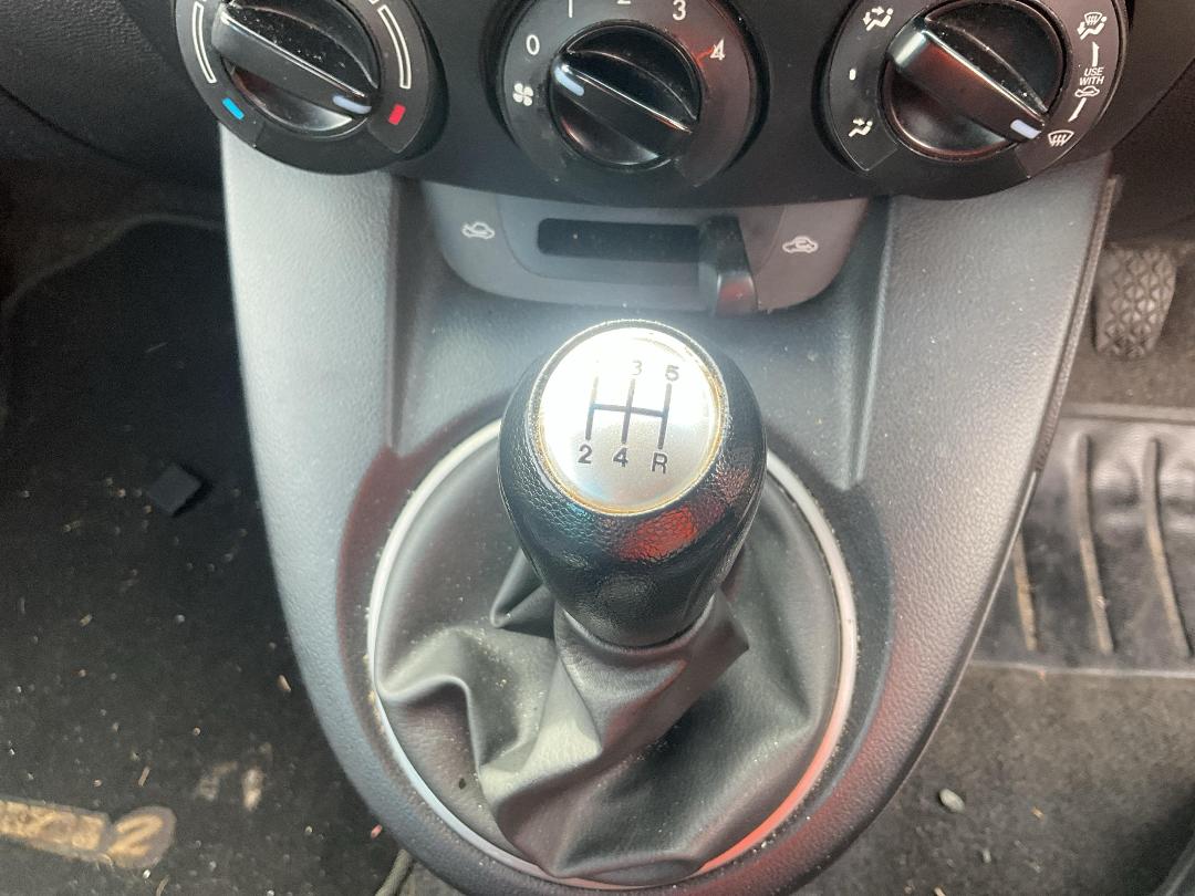 Photo '12' of Mazda Mazda2 Classic Photo '12' of Mazda Mazda2 Classic