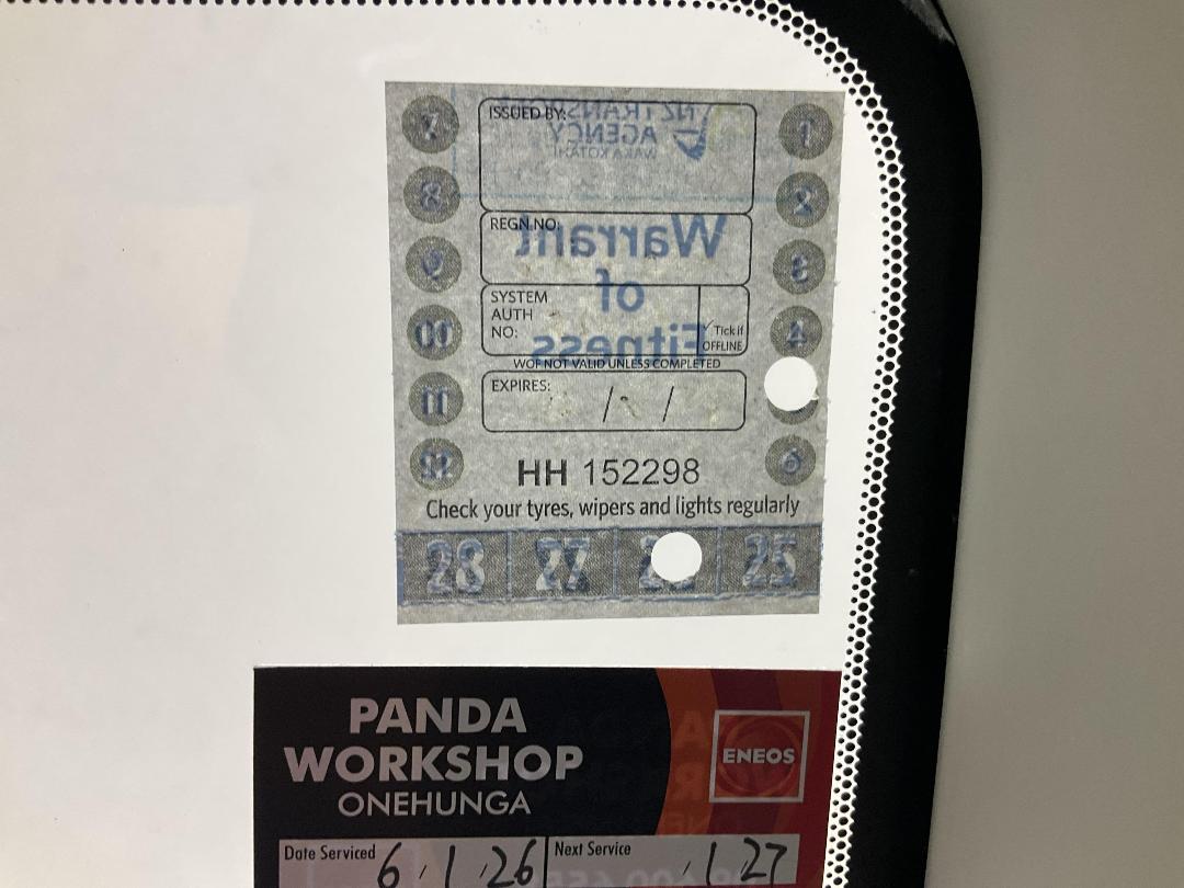 Photo '23' of Mazda Mazda2