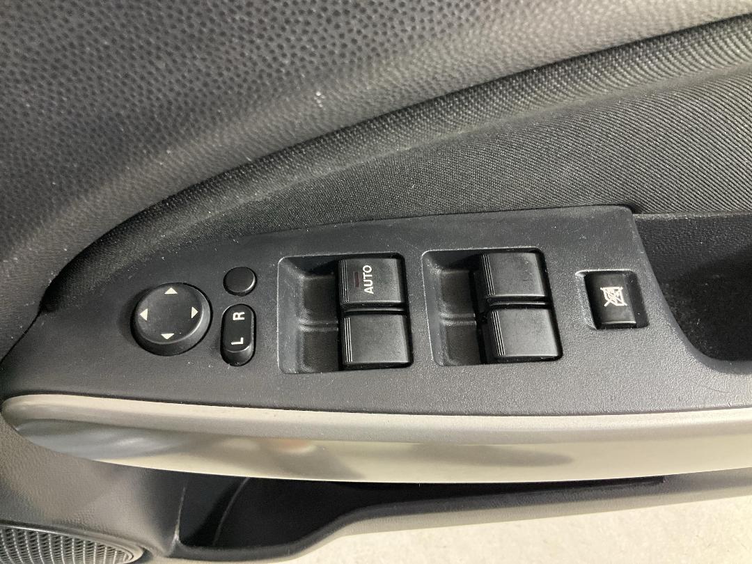 Photo '29' of Mazda Mazda2