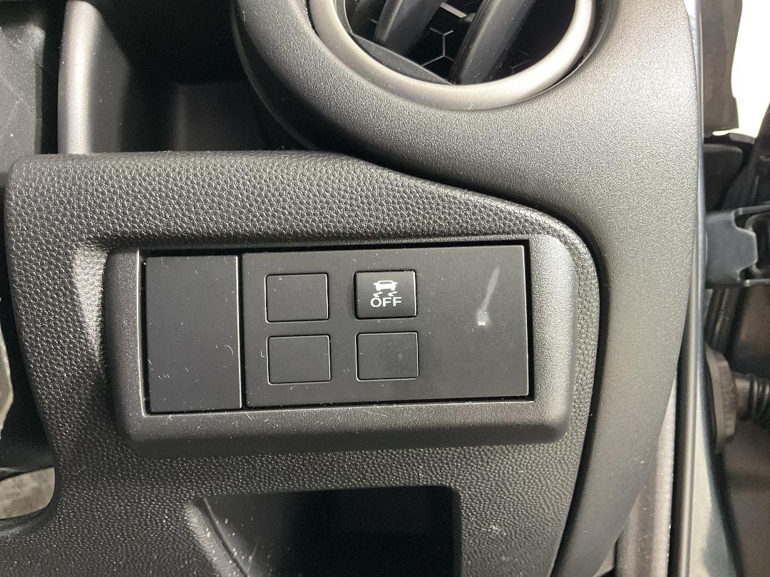 Photo '28' of Mazda Mazda2