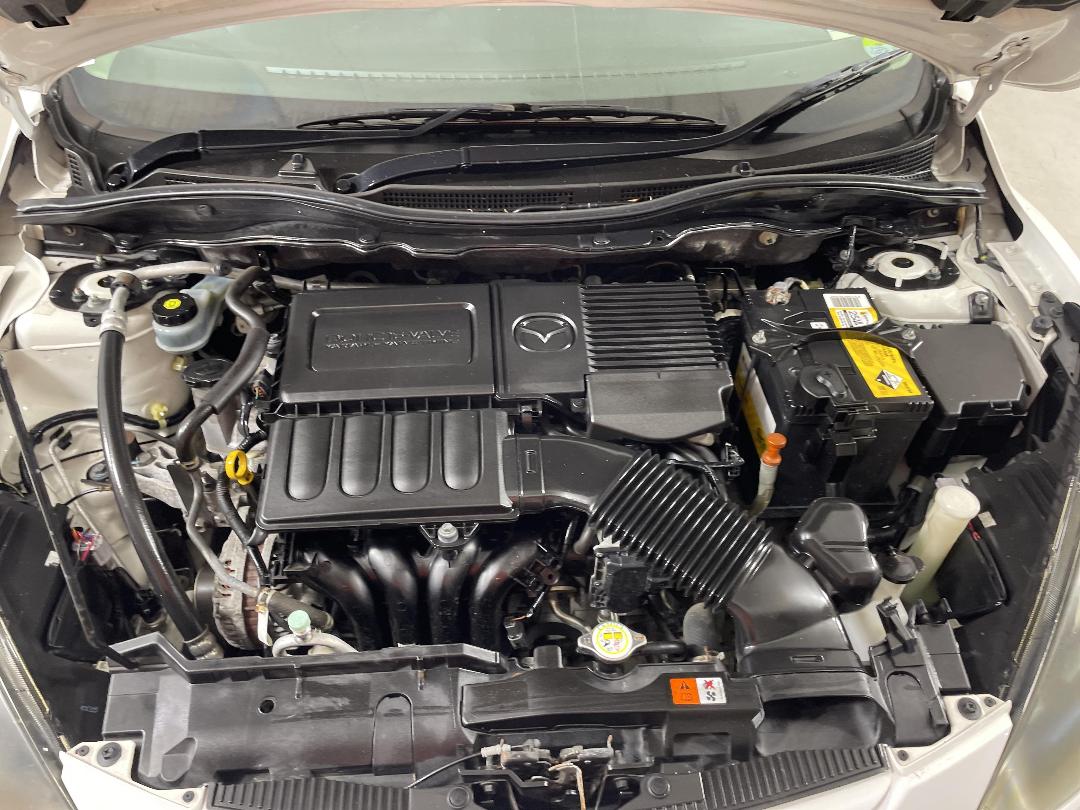 Photo '13' of Mazda Mazda2