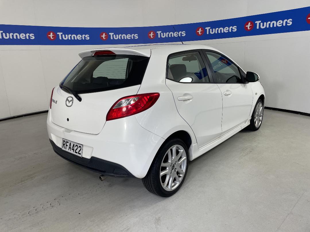 Photo '7' of Mazda Mazda2