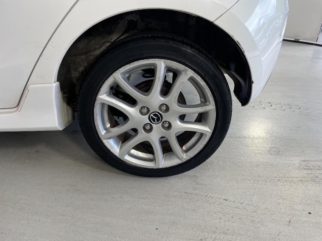 Photo '11' of Mazda Mazda2