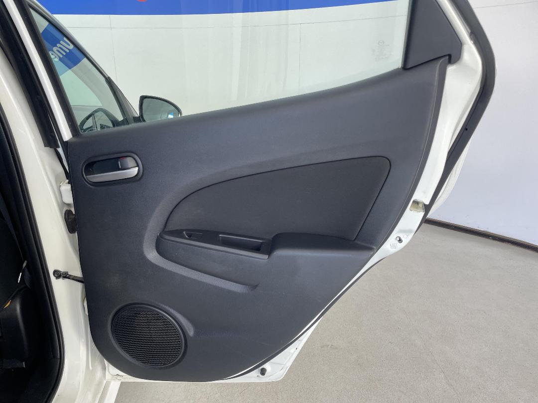 Photo '19' of Mazda Mazda2