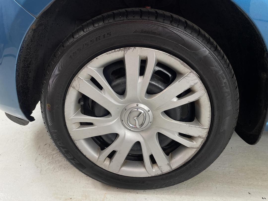 Photo '10' of Mazda Mazda2