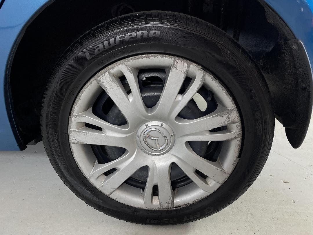 Photo '11' of Mazda Mazda2