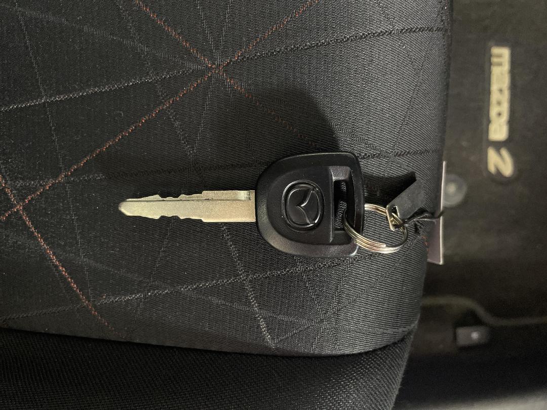 Photo '22' of Mazda Mazda2