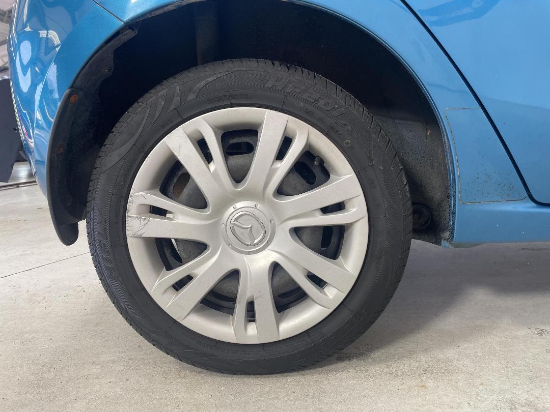 Photo '12' of Mazda Mazda2