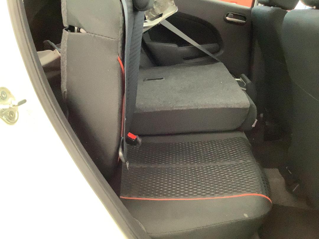 Photo '8' of Mazda Mazda2 Sport