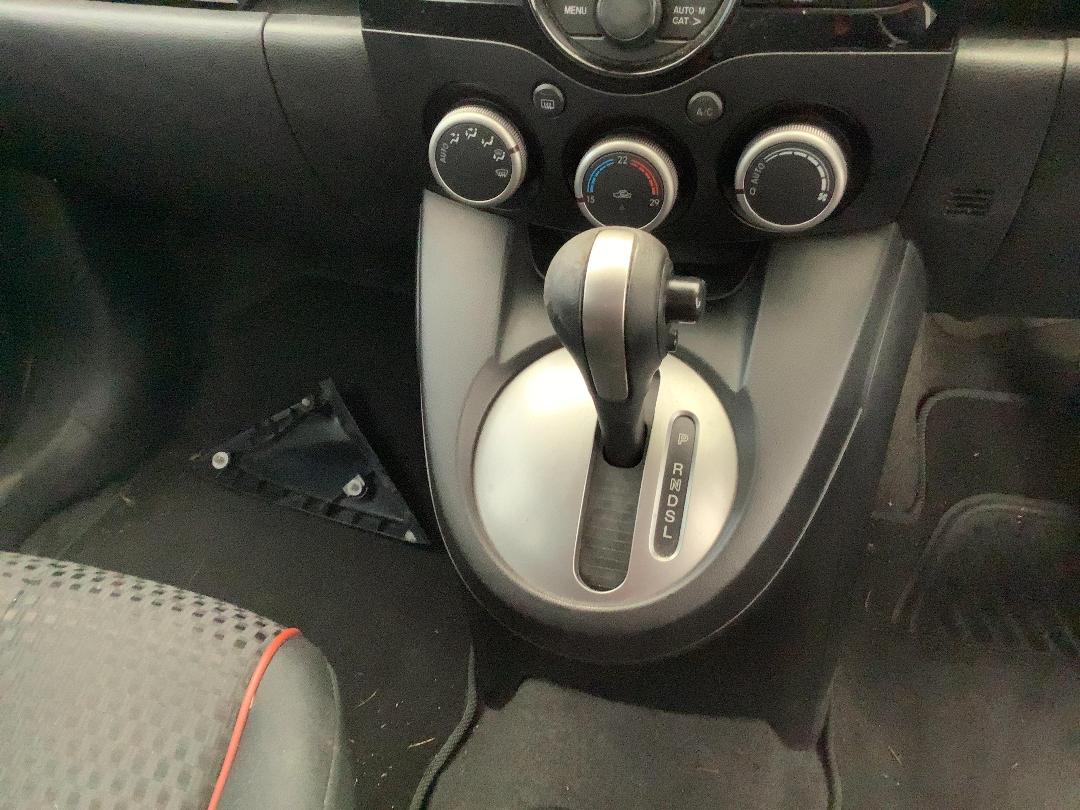 Photo '15' of Mazda Mazda2 Sport