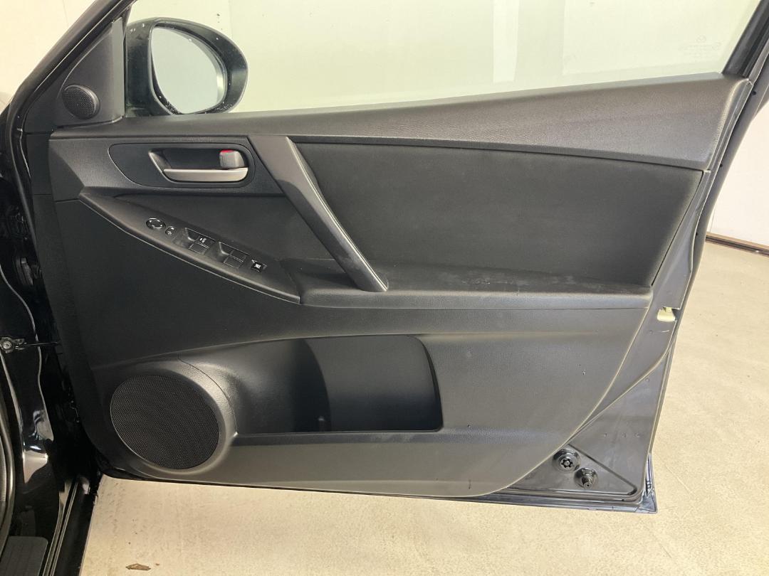 Photo '15' of Mazda Mazda3