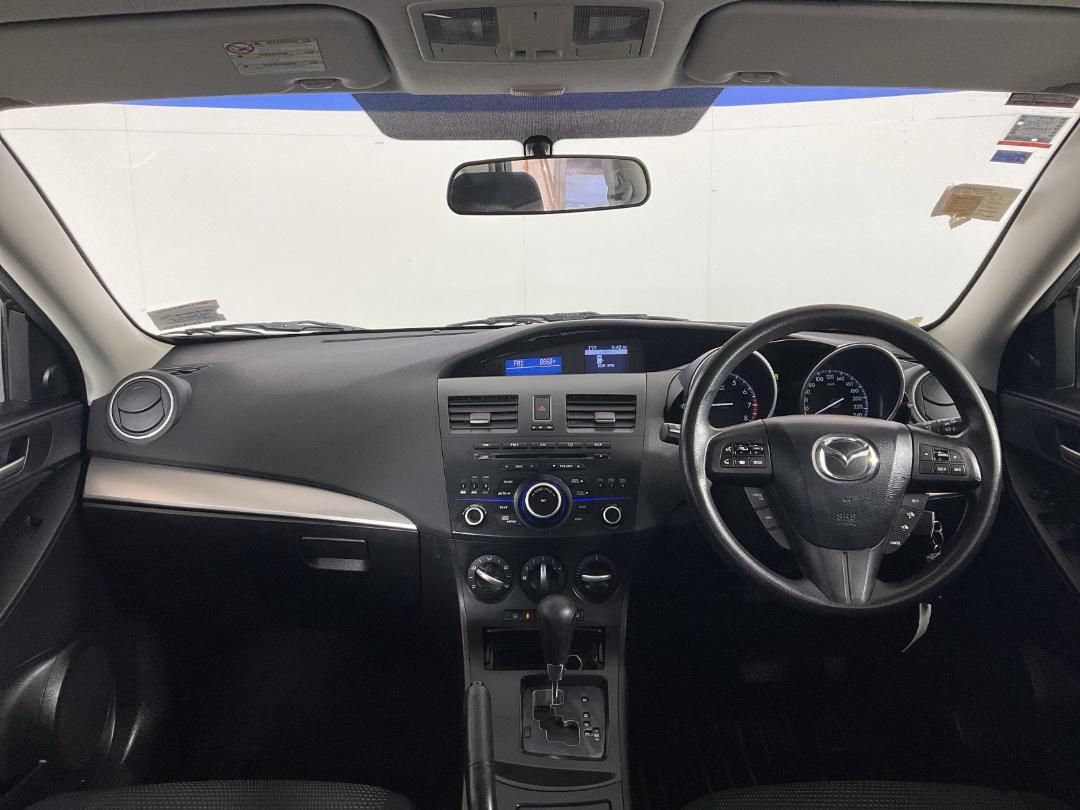 Photo '17' of Mazda Mazda3