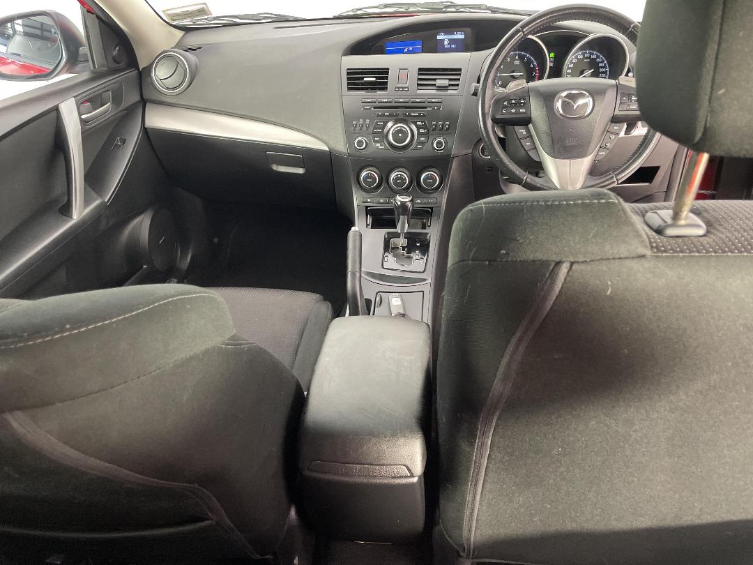 Photo '18' of Mazda Mazda3