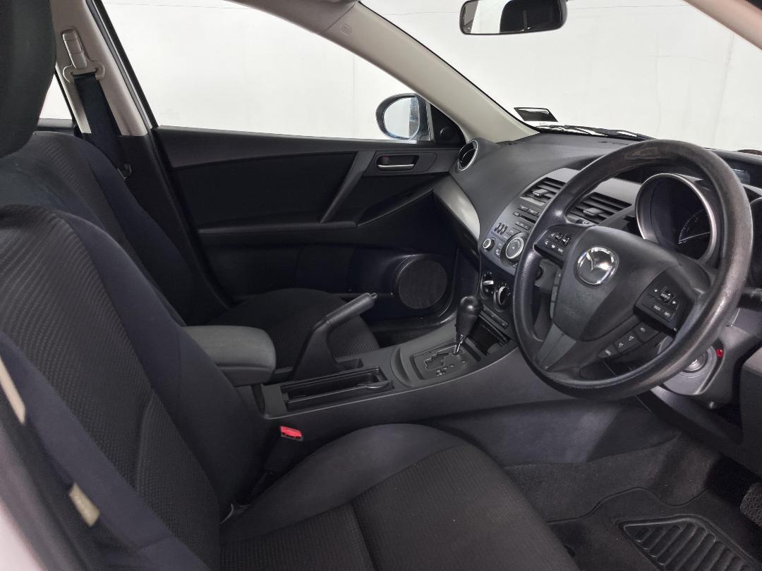 Photo '16' of Mazda Mazda3 Photo '16' of Mazda Mazda3