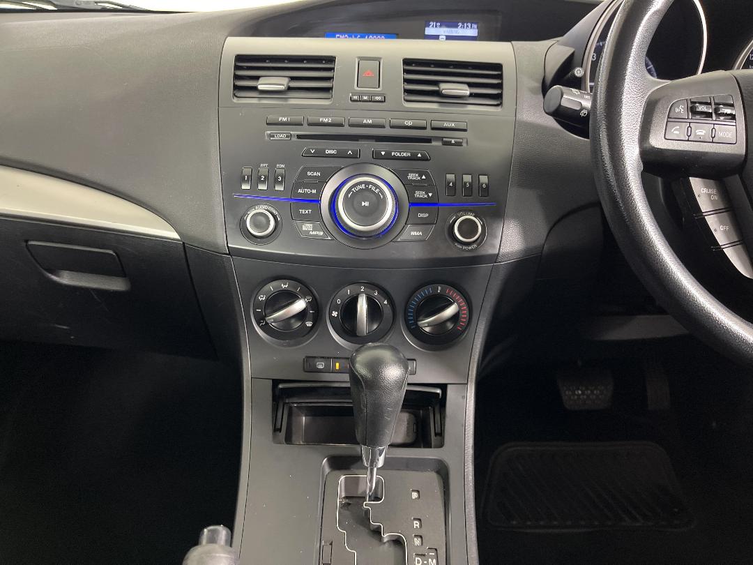 Photo '18' of Mazda Mazda3 Photo '18' of Mazda Mazda3