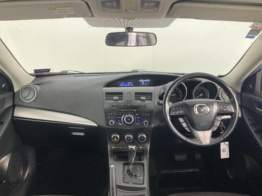 Photo '17' of Mazda Mazda3 Photo '17' of Mazda Mazda3