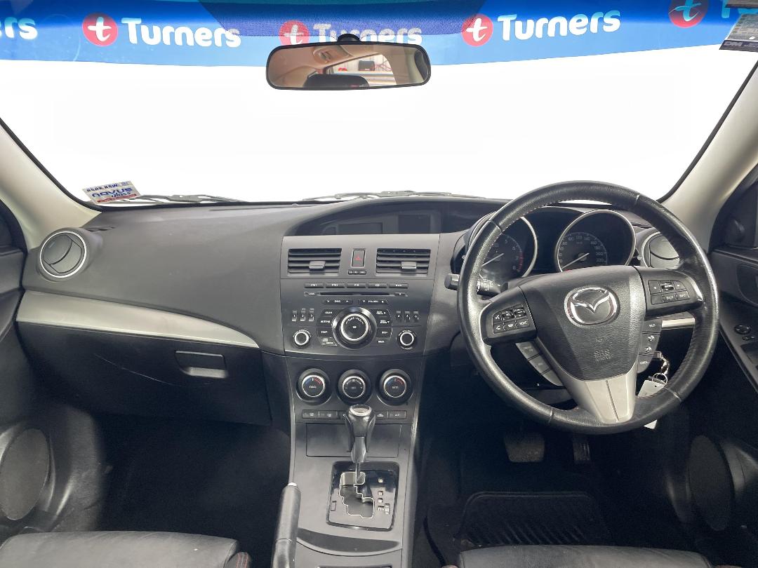 Photo '17' of Mazda Mazda3