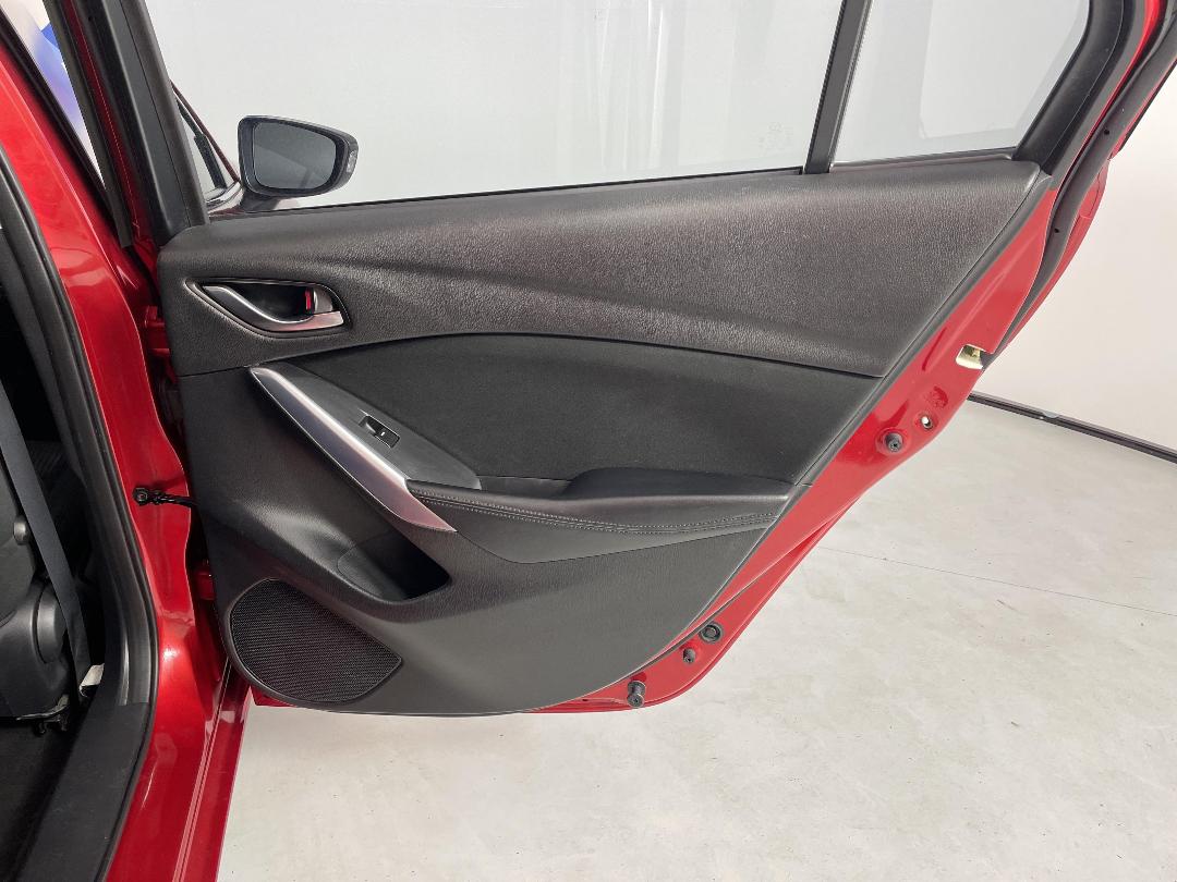 Photo '19' of Mazda Mazda6