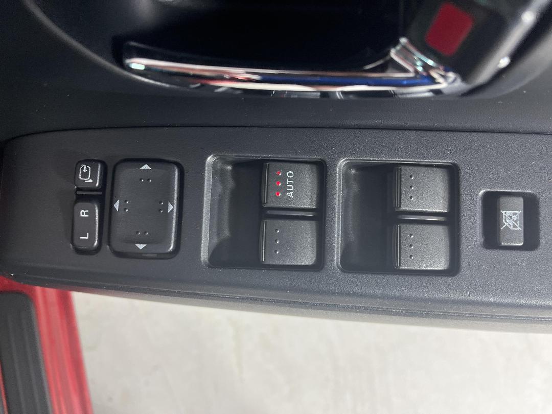 Photo '23' of Mazda Premacy