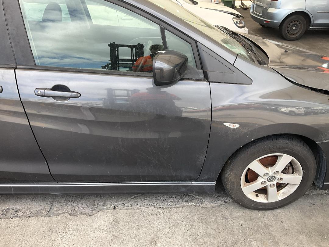 Photo '3' of Mazda Premacy Photo '3' of Mazda Premacy