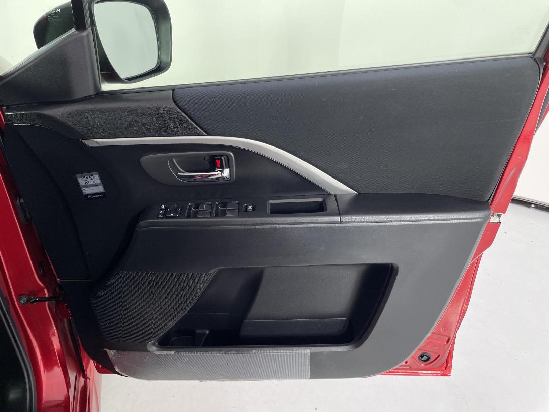 Photo '15' of Mazda Premacy