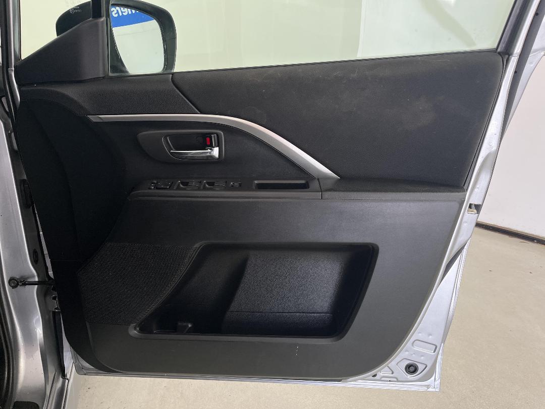 Photo '15' of Mazda Premacy Photo '15' of Mazda Premacy