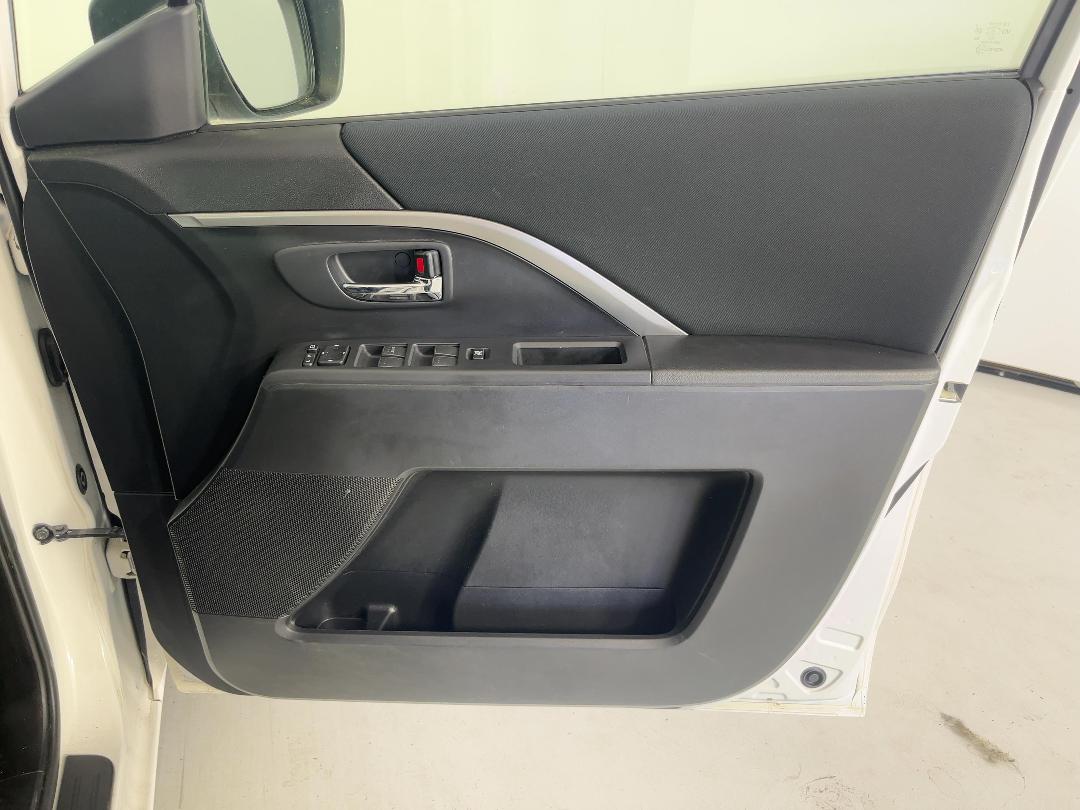 Photo '15' of Mazda Premacy