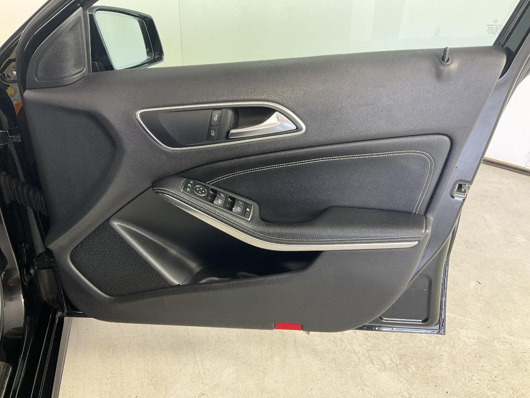 Photo '15' of Mercedes-Benz A180 Photo '15' of Mercedes-Benz A180