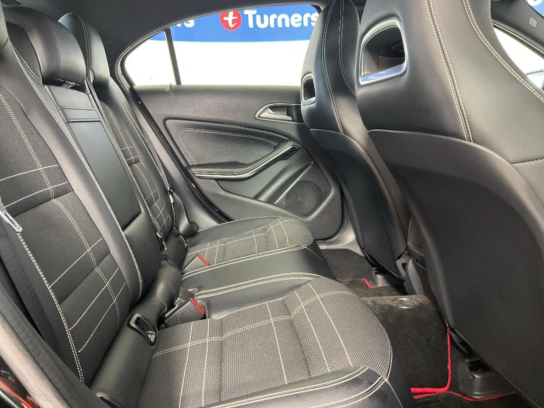 Photo '20' of Mercedes-Benz A180 Photo '20' of Mercedes-Benz A180