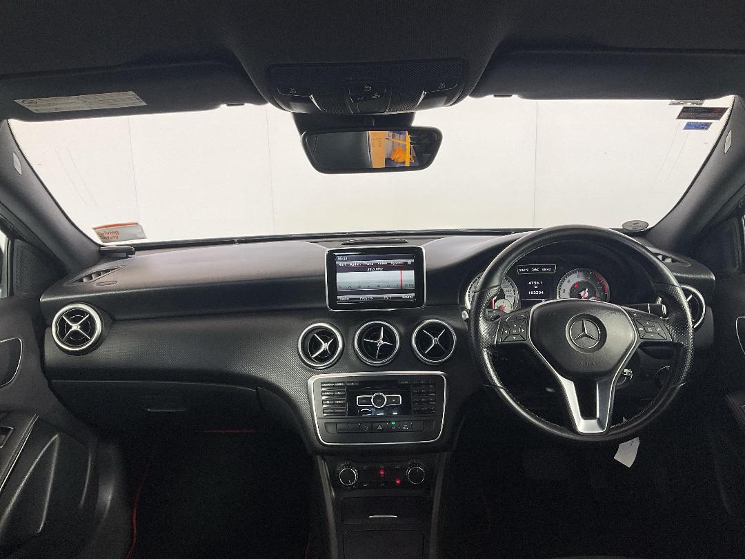 Photo '17' of Mercedes-Benz A180 Photo '17' of Mercedes-Benz A180