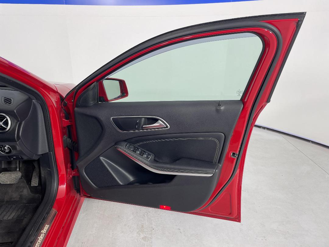 Photo '15' of Mercedes-Benz A180 Photo '15' of Mercedes-Benz A180