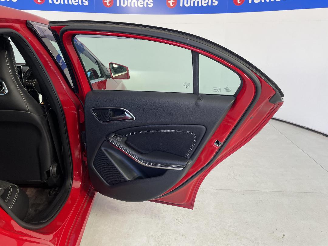 Photo '19' of Mercedes-Benz A180 Photo '19' of Mercedes-Benz A180