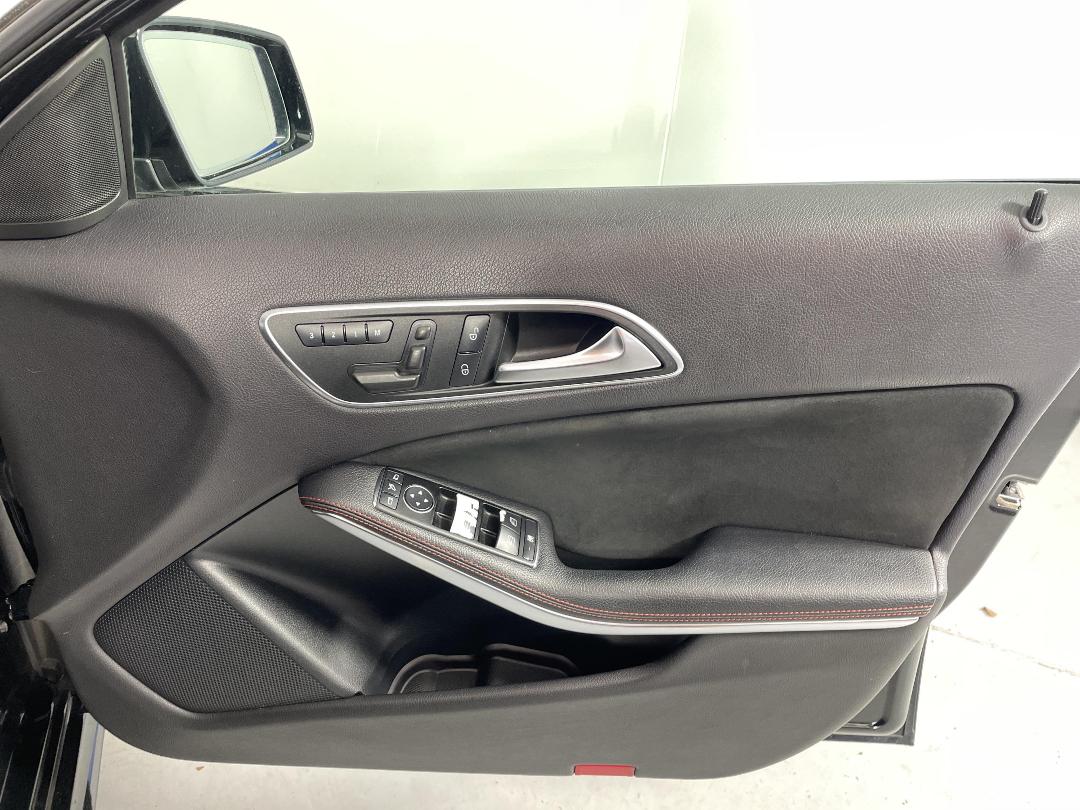 Photo '15' of Mercedes-Benz A180