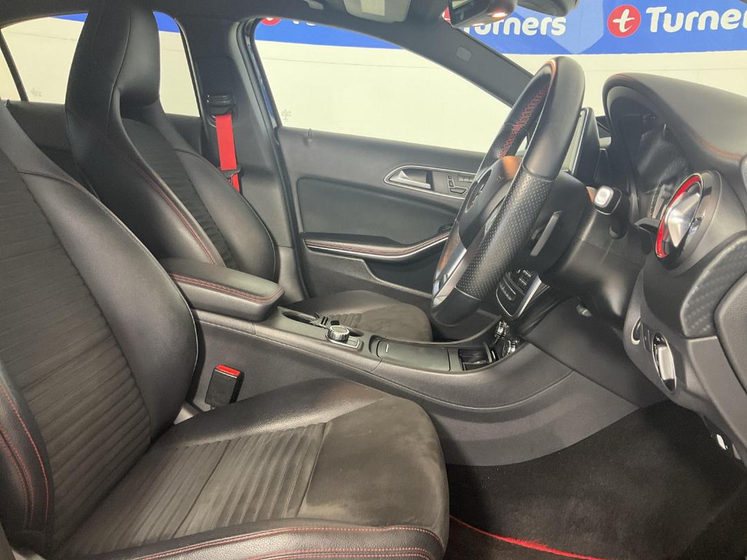 Photo '16' of Mercedes-Benz A250 Photo '16' of Mercedes-Benz A250