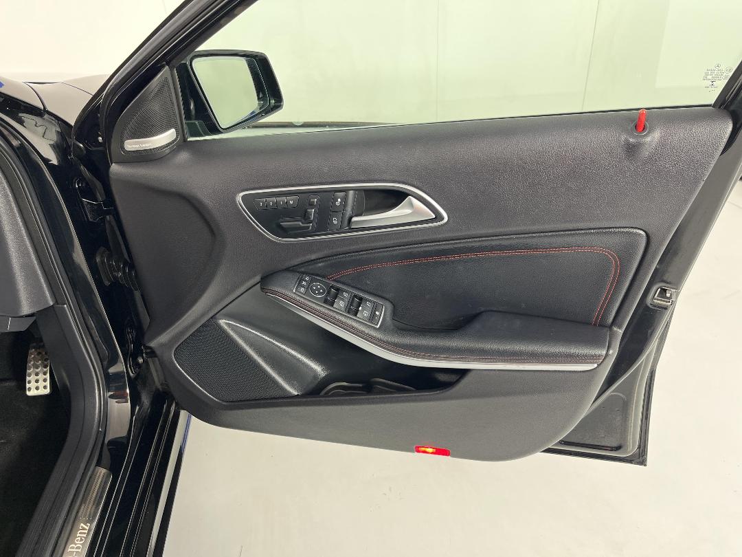 Photo '15' of Mercedes-Benz A250 Photo '15' of Mercedes-Benz A250