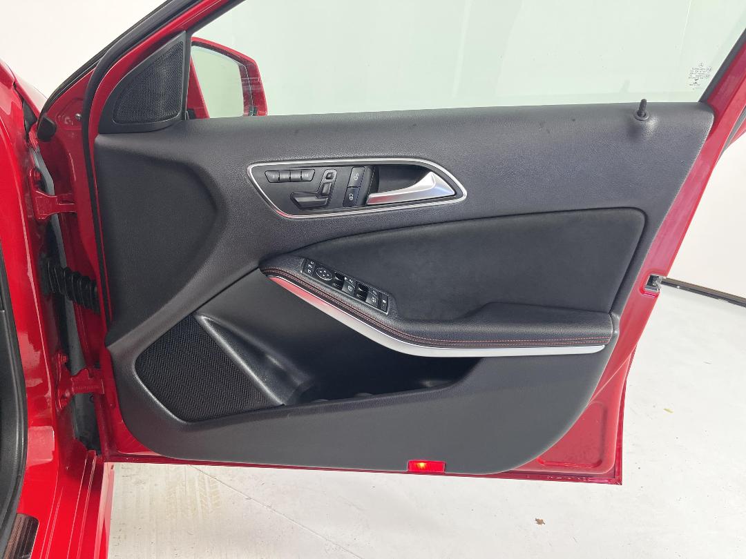 Photo '15' of Mercedes-Benz A250