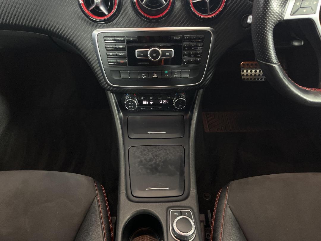 Photo '18' of Mercedes-Benz A250