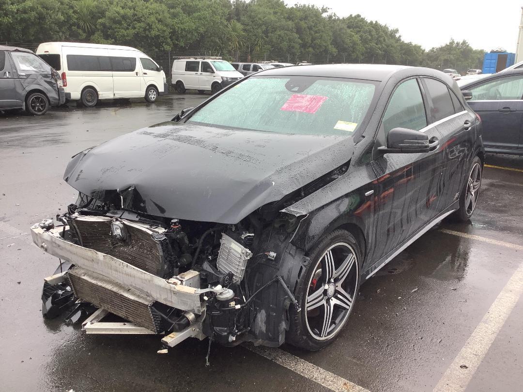 Photo '2' of Mercedes-Benz A250 2L Petrol