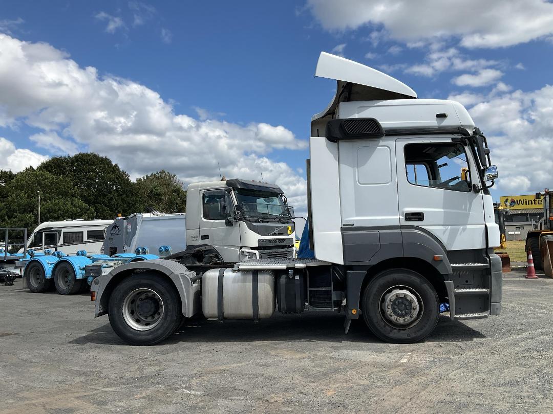 Photo '3' of Mercedes-Benz AXOR 1843 Tractor Unit