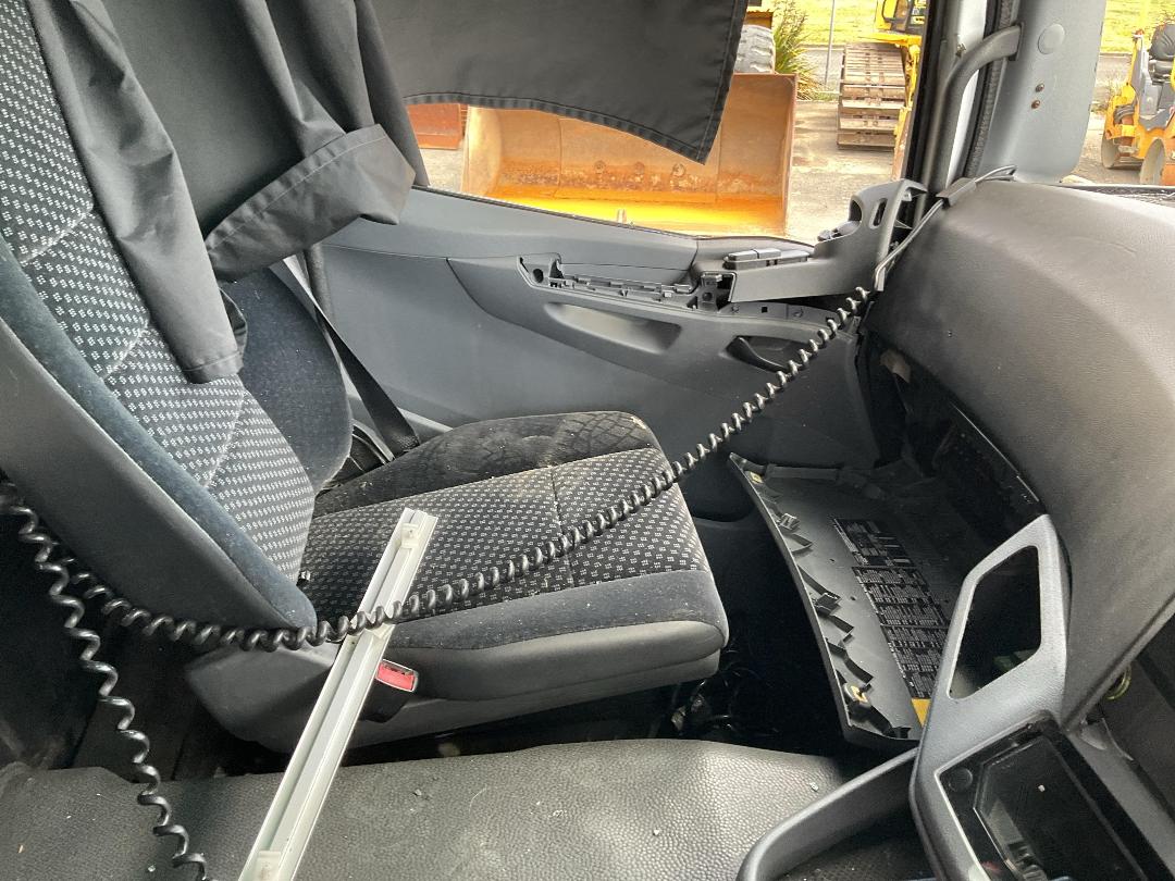 Photo '24' of Mercedes-Benz AXOR 1843 Tractor Unit