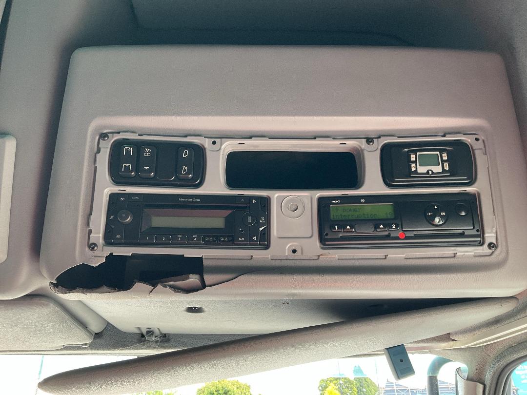 Photo '25' of Mercedes-Benz AXOR 1843 Tractor Unit